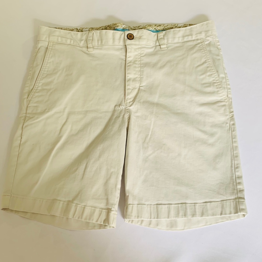 Tommy Bahama Chino Shorts Men 35 Beige 9" Inseam Resort Summer Coastal Casual
